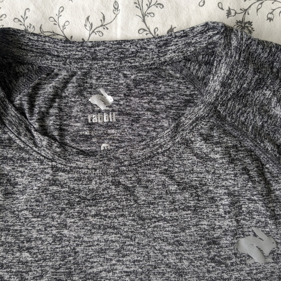 Rabbit Long sleeve Run Top - Picture 1 of 2
